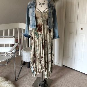 Handkerchief hem maxi dress